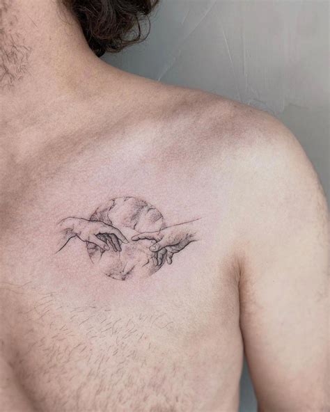 tatuajes minimalistas hombre pecho|tatuajes en el pecho para hombre.